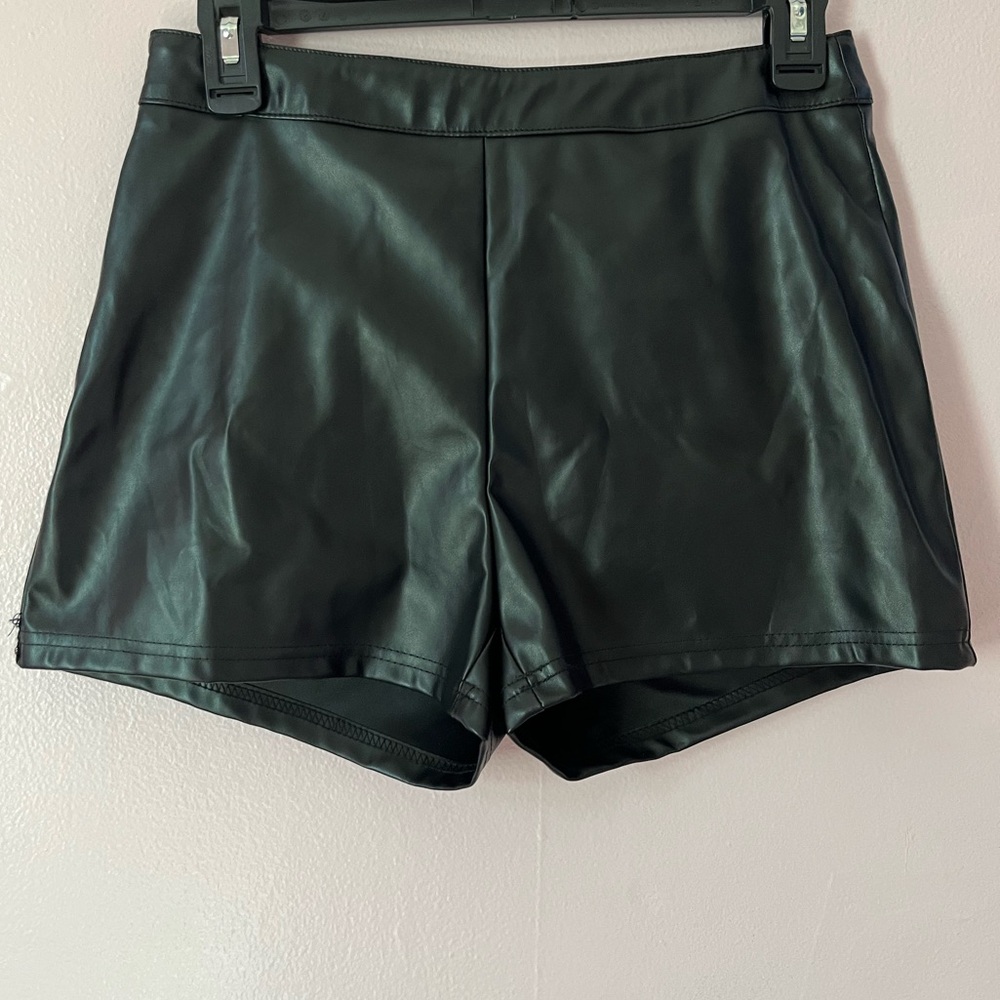 Shein• shorts